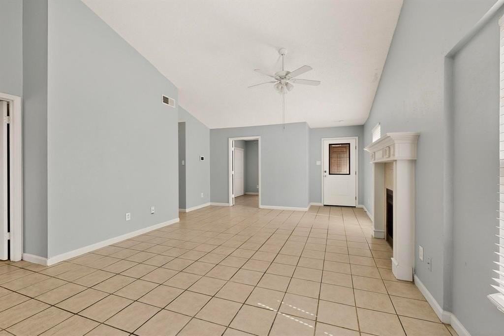 926 Binbrook Dr - Photo 7 of 37