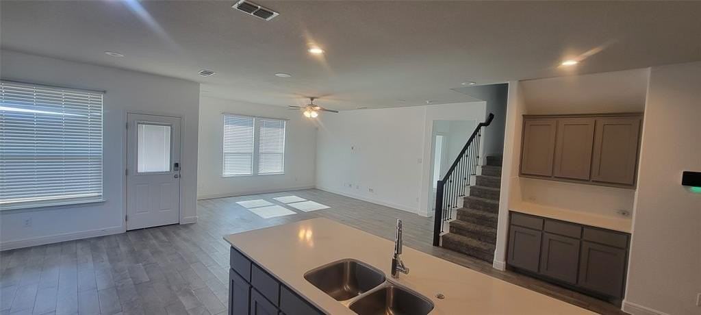 1508 Livermore Ln - Photo 3 of 21