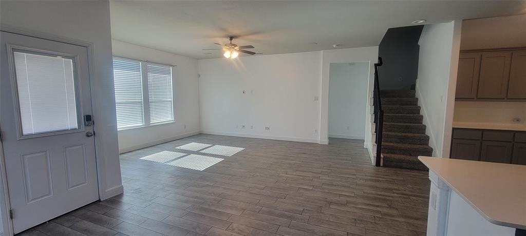 1508 Livermore Ln - Photo 4 of 21