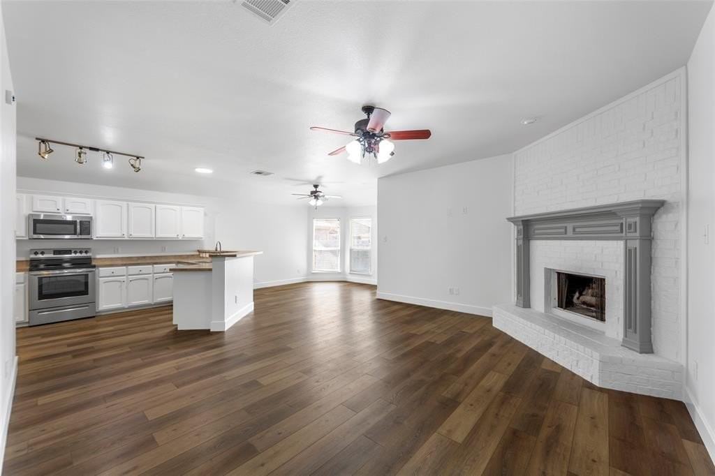 917 Orchid Blvd - Photo 2 of 34