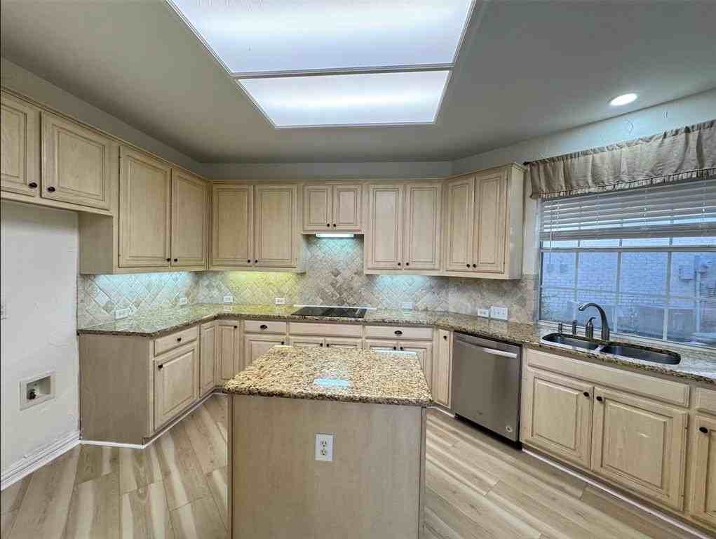 3720 Southport Dr - Photo 5 of 27