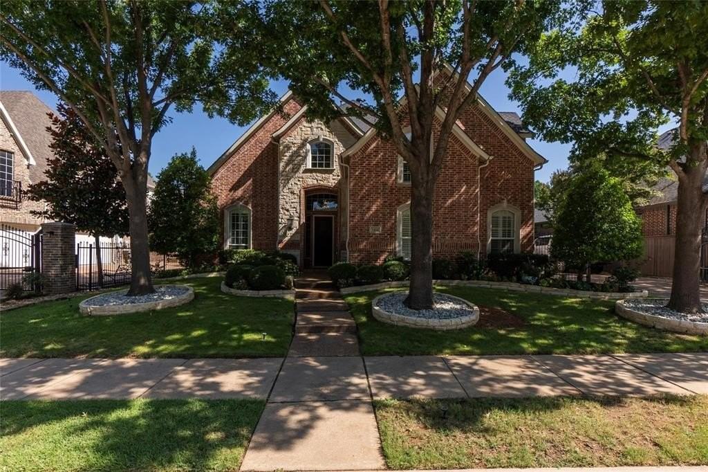 1414 Monarch Way - Photo 3 of 38