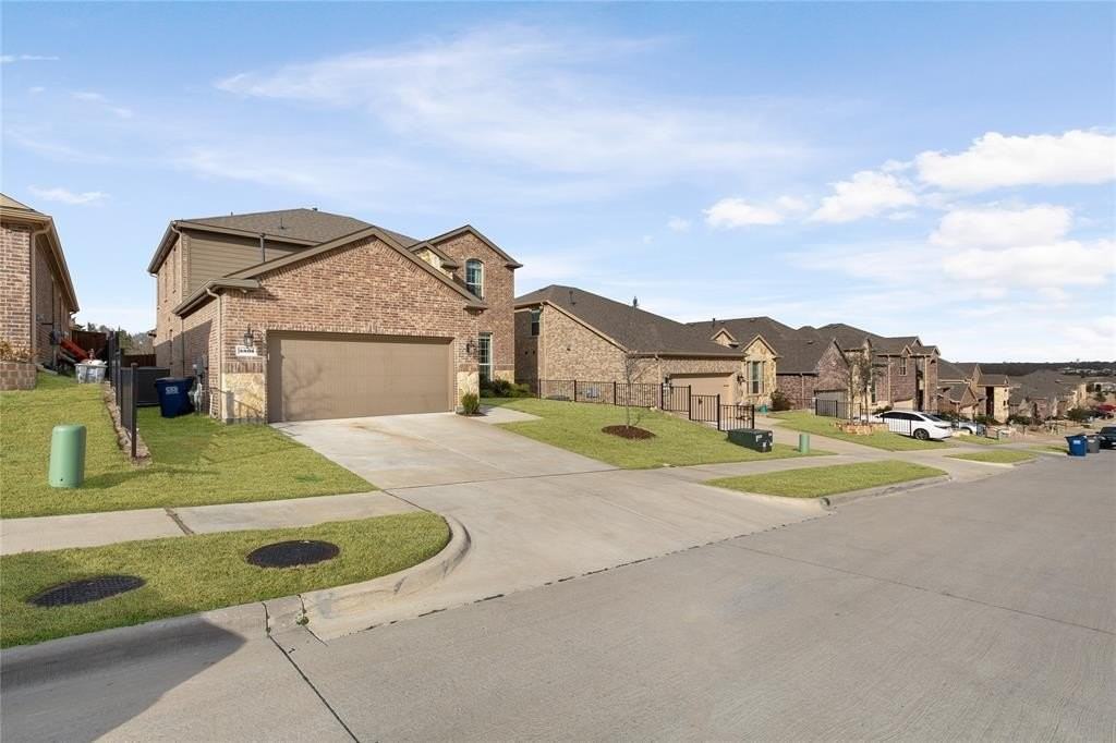 3805 Bastrop St - Photo 2 of 37