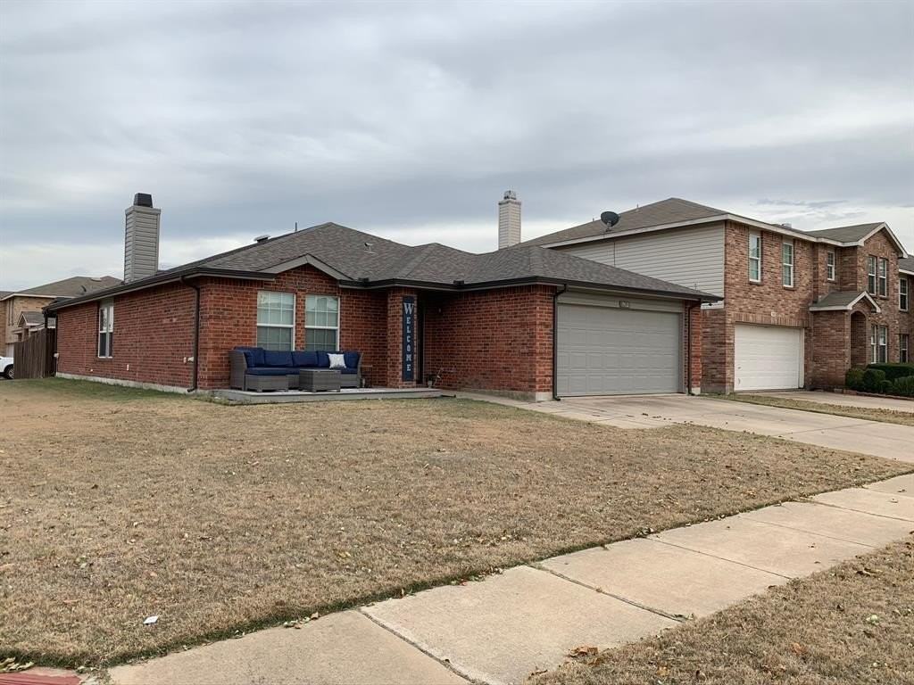 912 Mosaic Dr - Photo 2 of 18