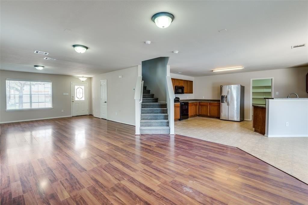 8620 Star Thistle Dr - Photo 4 of 26