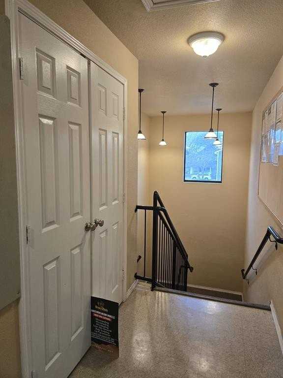 654 Saint Louis Ave #204 - Photo 4 of 15