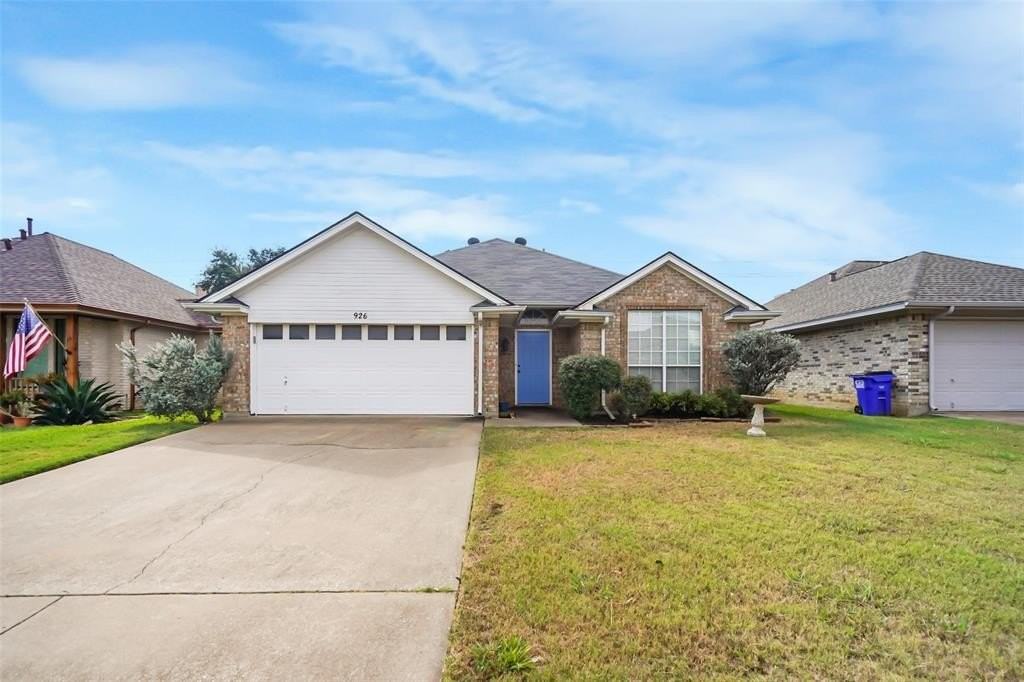 926 Meadow Cir S