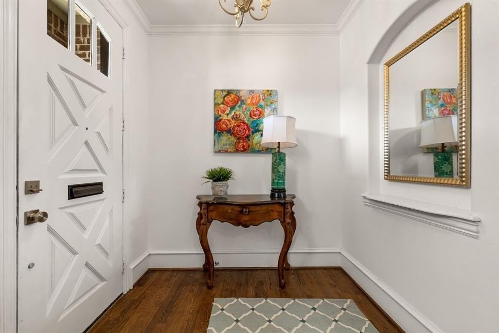 4322 Throckmorton St - Photo 3 of 40