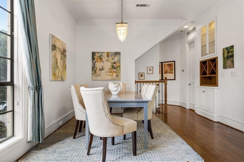 4322 Throckmorton St - Photo 7 of 40