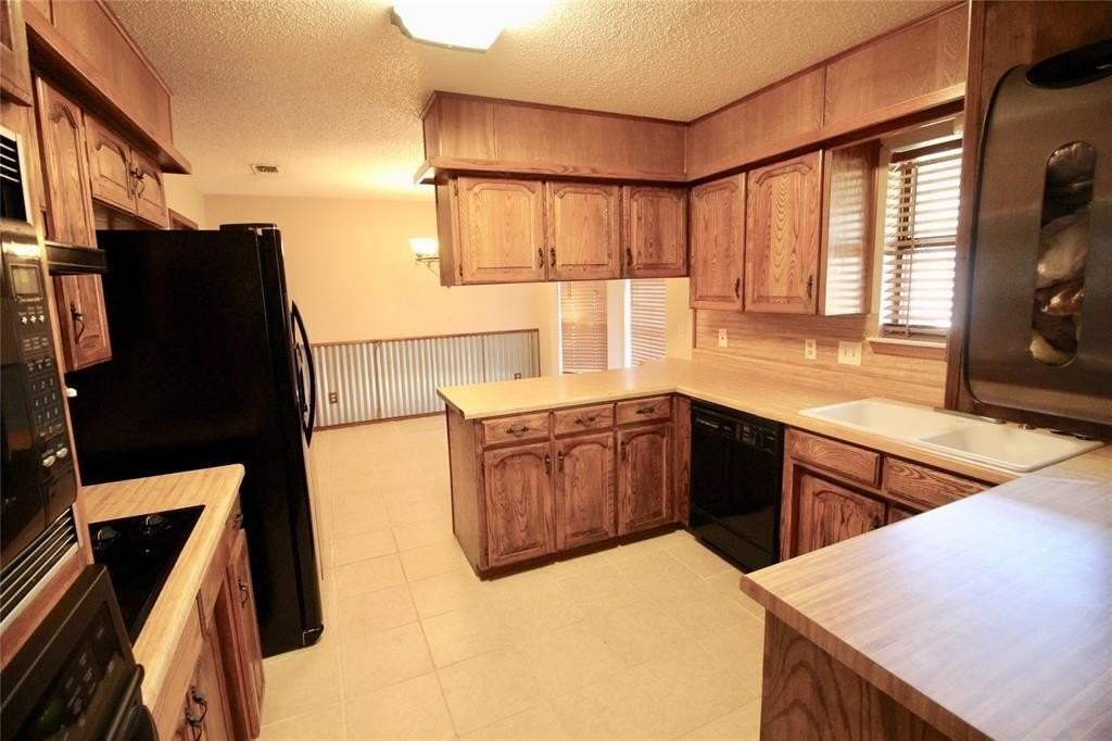 1812 E Bankhead Dr - Photo 5 of 19