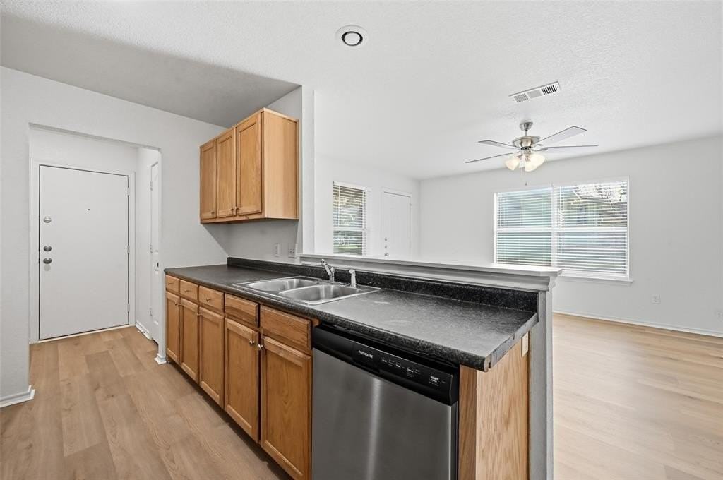 8117 Doreen Ave - Photo 7 of 21