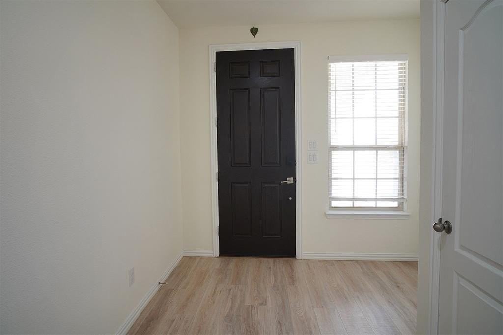 1432 Four Corner Ln - Photo 3 of 39