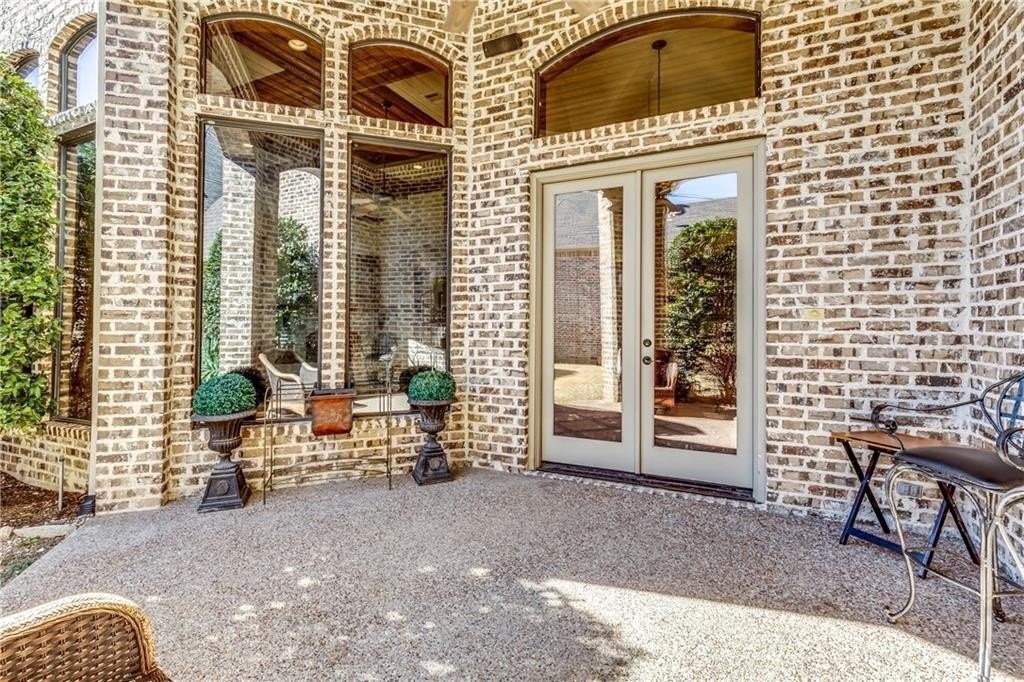 4927 Oak Knoll Ln - Photo 5 of 40