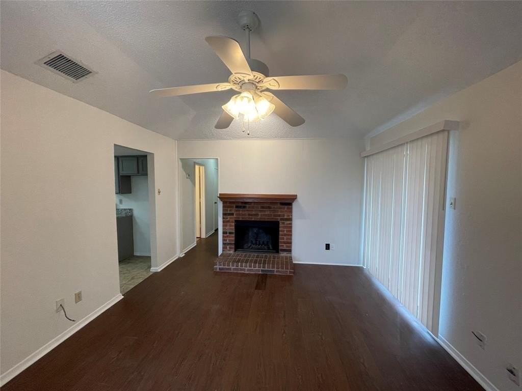 2510 Stanford St #A - Photo 3 of 11