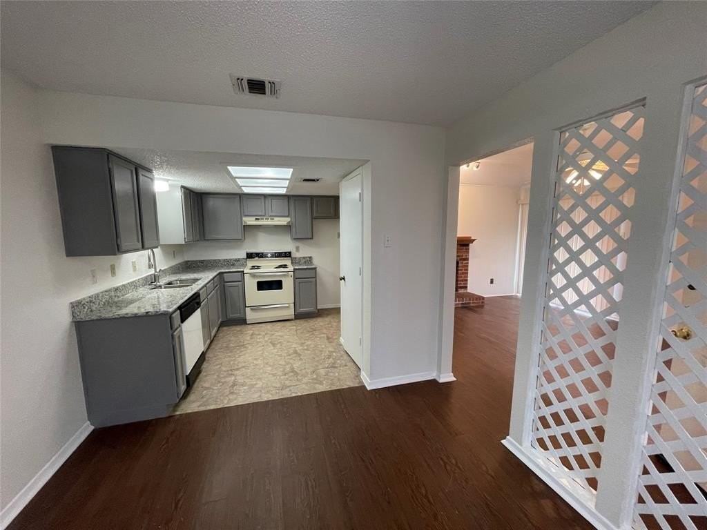 2510 Stanford St #A - Photo 6 of 11