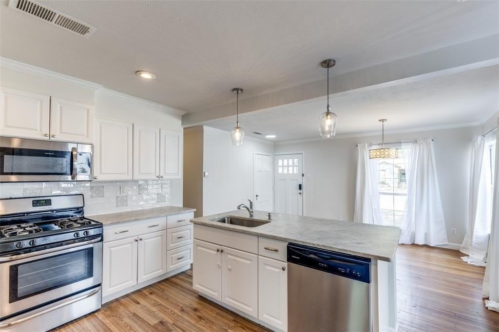 852 Northwood Rd - Photo 5 of 19