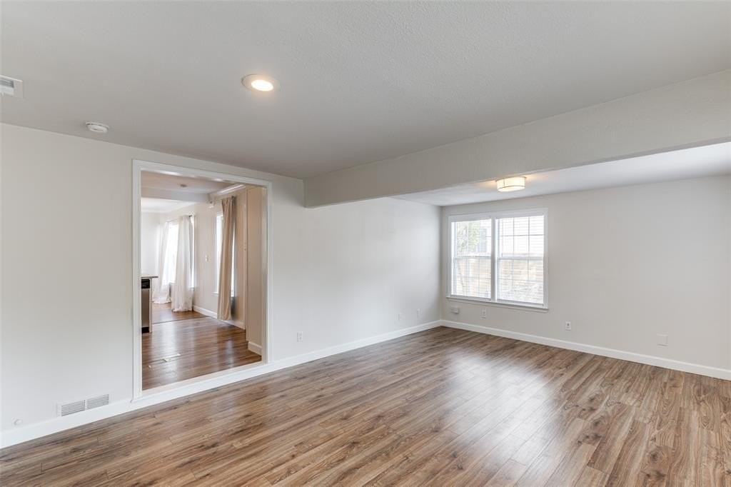 852 Northwood Rd - Photo 7 of 19