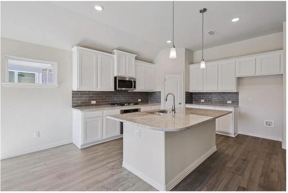 1208 Indianola Trl - Photo 5 of 11