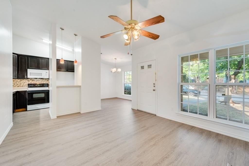 2445 Red River St - Photo 3 of 17