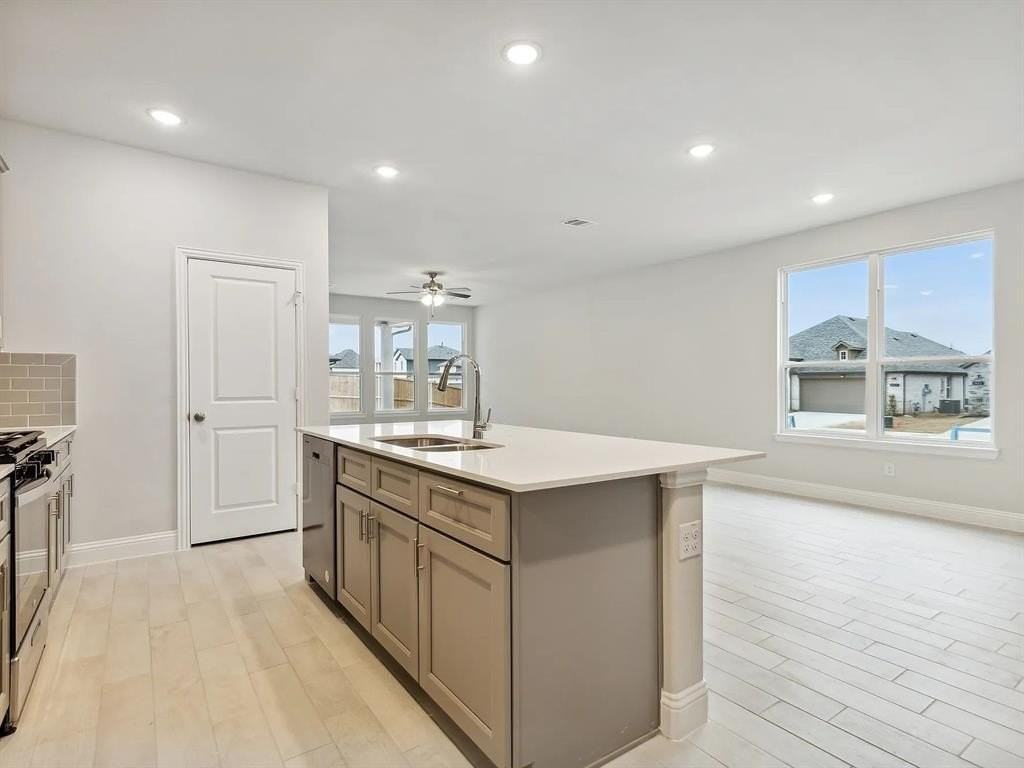 701 Santa Lucia Dr - Photo 7 of 11