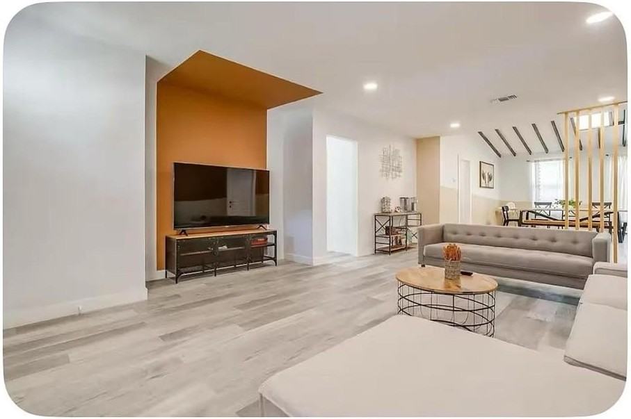 13941 Bee St - Photo 2 of 10