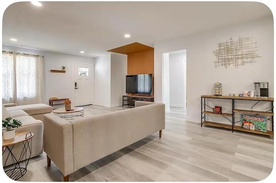 13941 Bee St - Photo 3 of 10