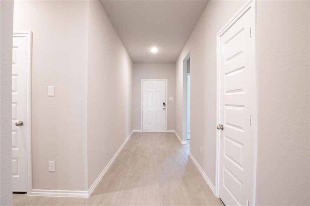 951 Hurstwood Dr - Photo 3 of 21