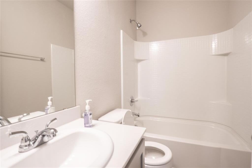 951 Hurstwood Dr - Photo 5 of 21