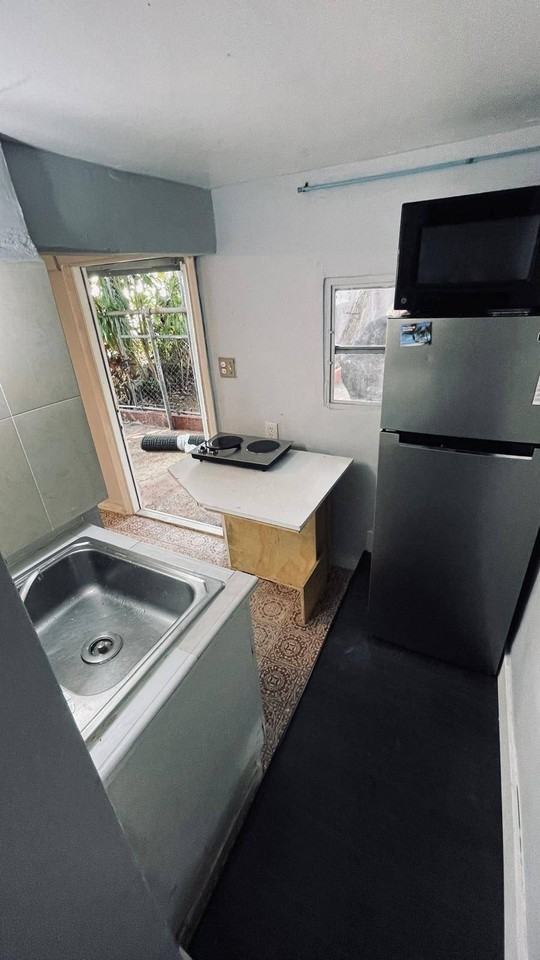 605 Sw 24th Ave - Photo 5 of 5