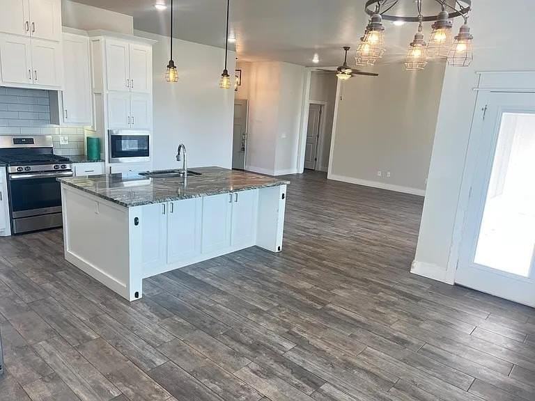 8212 Nw 151st St - Photo 2 of 19