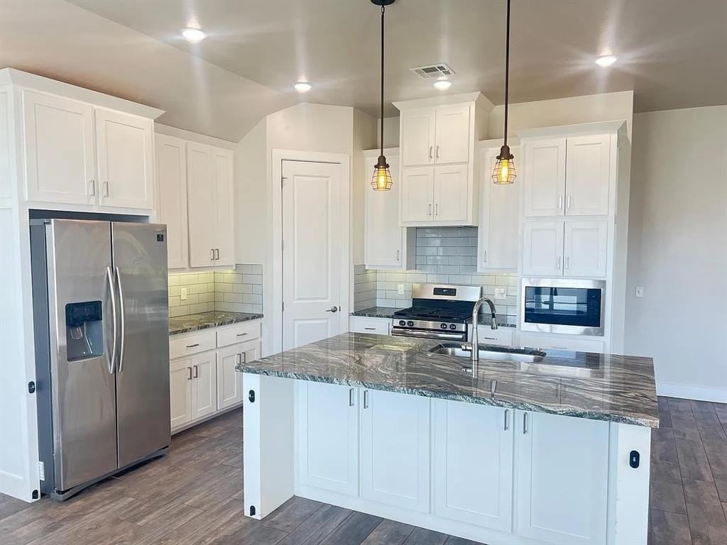 8212 Nw 151st St - Photo 3 of 19