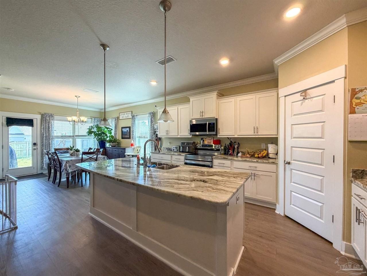 12509 Windsor Dr - Photo 7 of 30