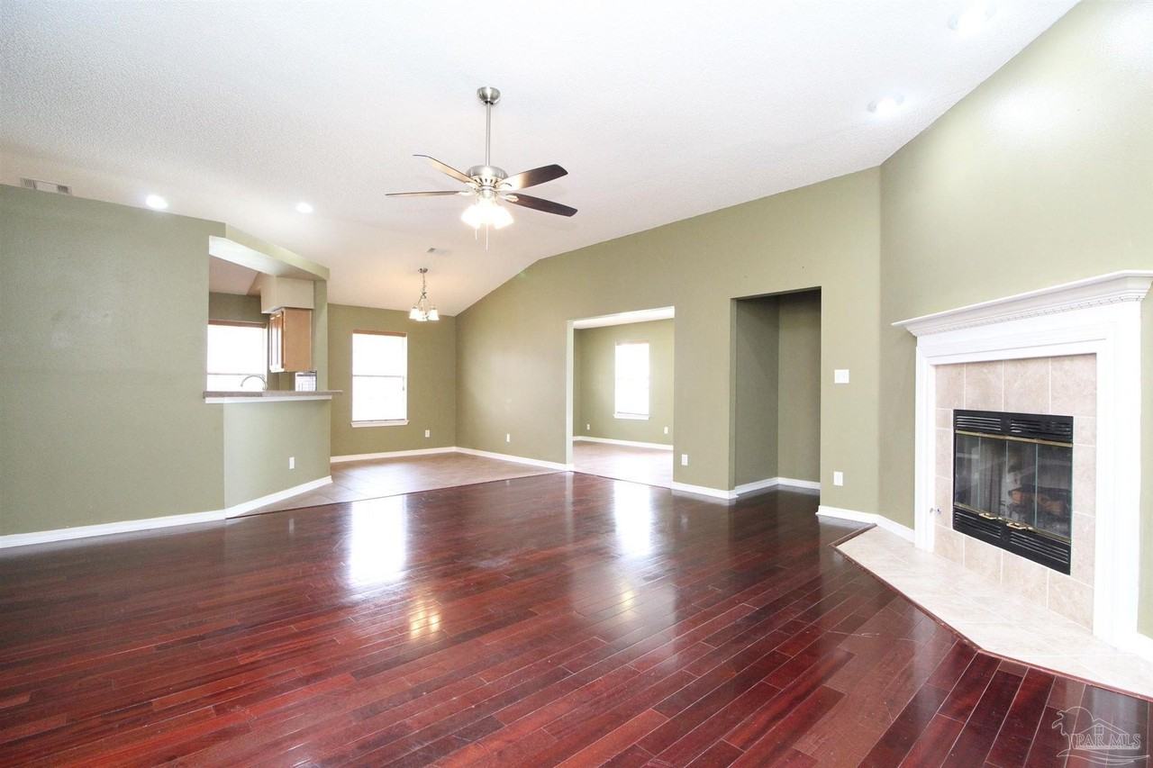 6462 Sarasota St - Photo 4 of 24