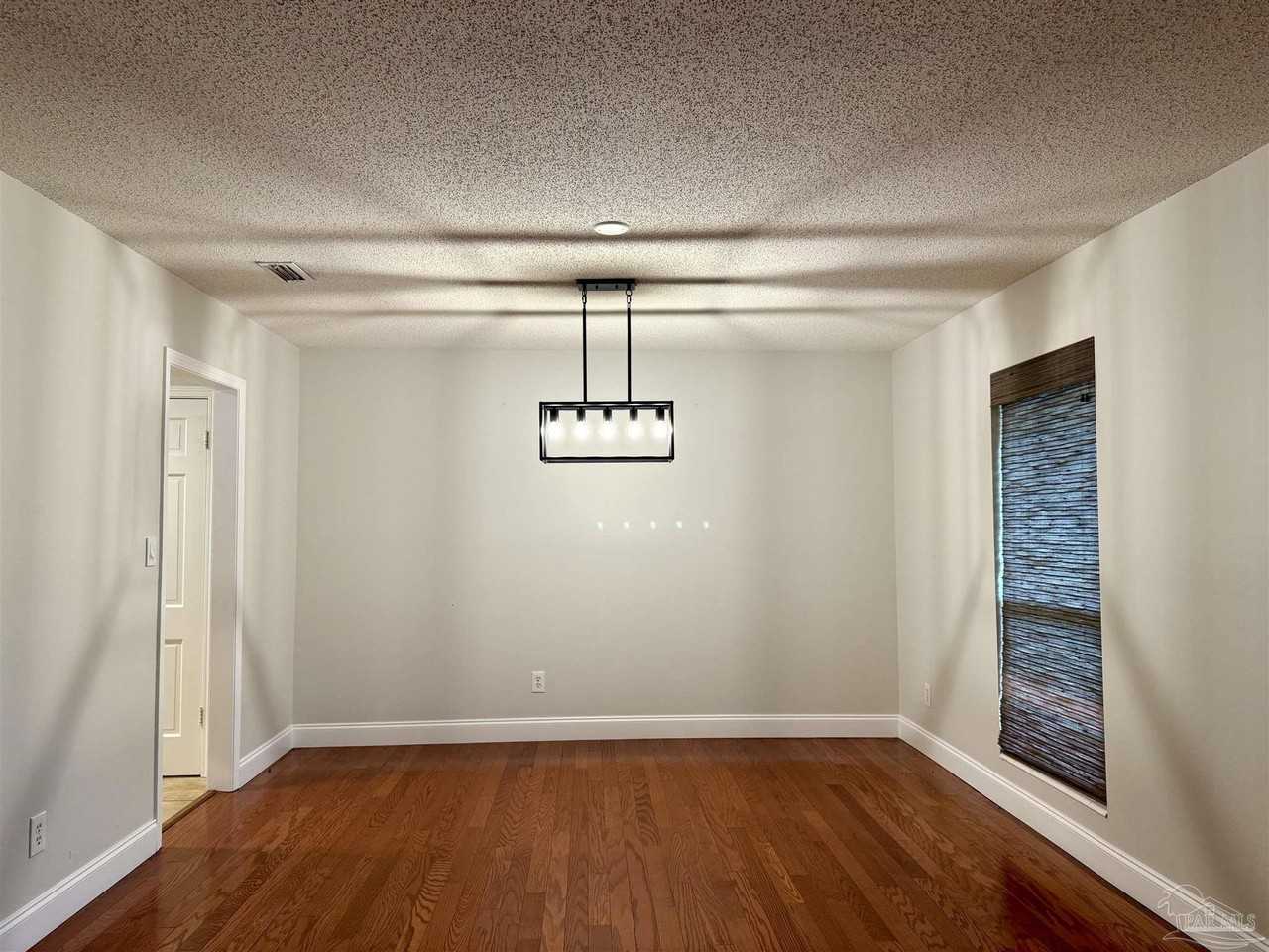 2371 Connell Dr - Photo 6 of 50