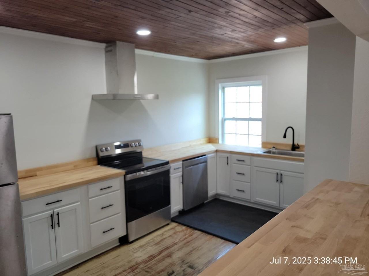 4117 Barrancas Ave unit: Upstairs - Photo 3 of 15