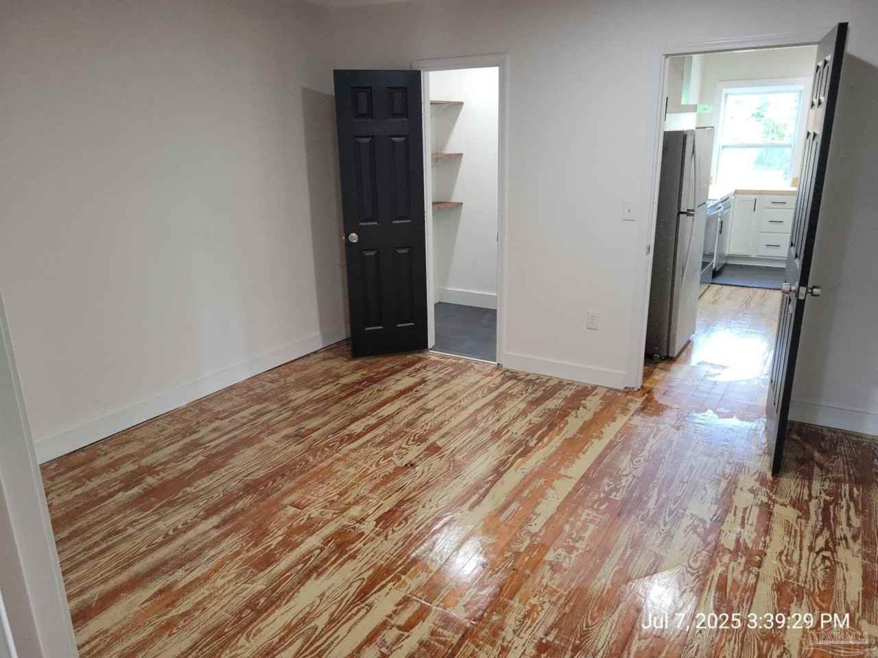 4117 Barrancas Ave unit: Upstairs - Photo 6 of 15