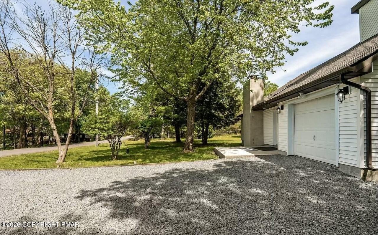 22 Chippewa Trl - Photo 3 of 49