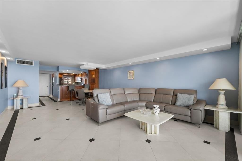 511 Bayshore Dr #904 - Photo 6 of 50