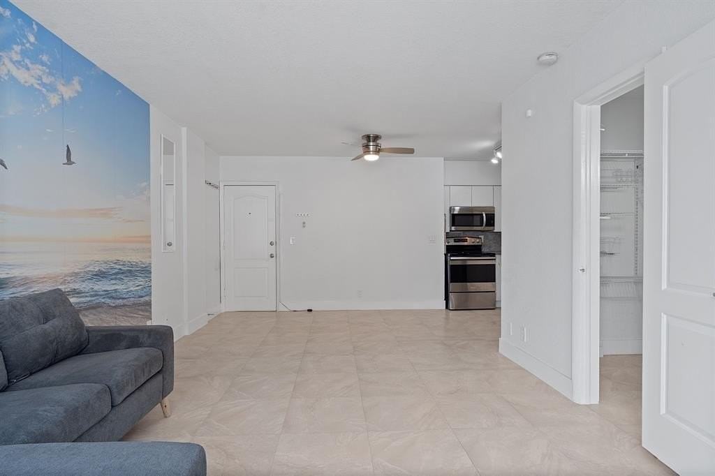 3349 Ne 33rd St #2 - Photo 7 of 17