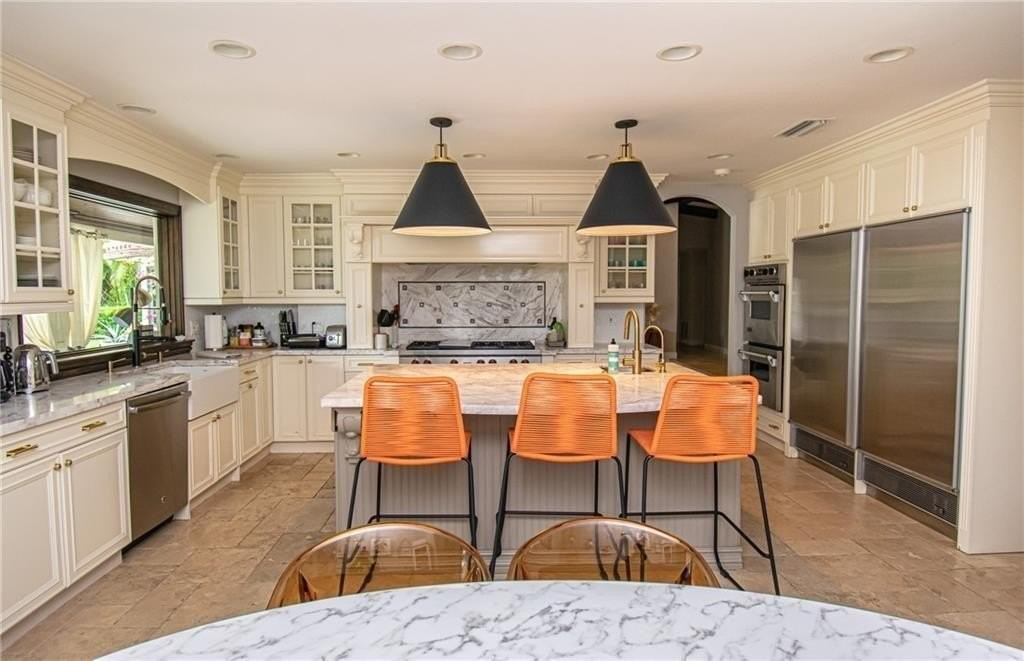 8208 Twin Lake Dr - Photo 3 of 50