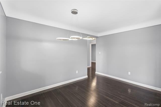 8528 Norborne Ave - Photo 6 of 35