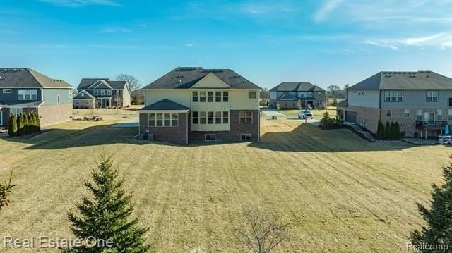 101 Oakland Crest Dr - Photo 4 of 33