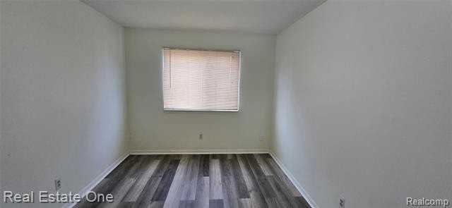 14648 Prospect St - Photo 5 of 10