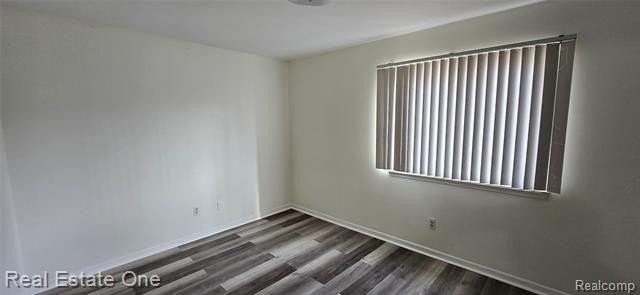 14648 Prospect St - Photo 7 of 10