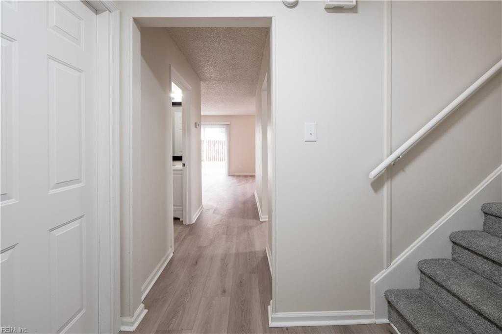 4164 Ohare Dr - Photo 2 of 35