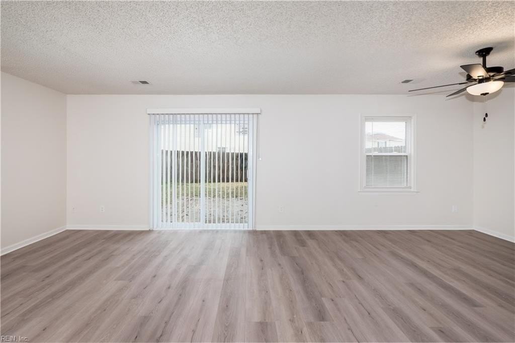 4164 Ohare Dr - Photo 3 of 35