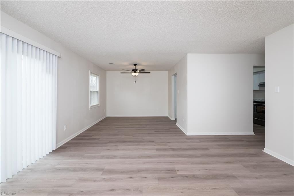 4164 Ohare Dr - Photo 5 of 35