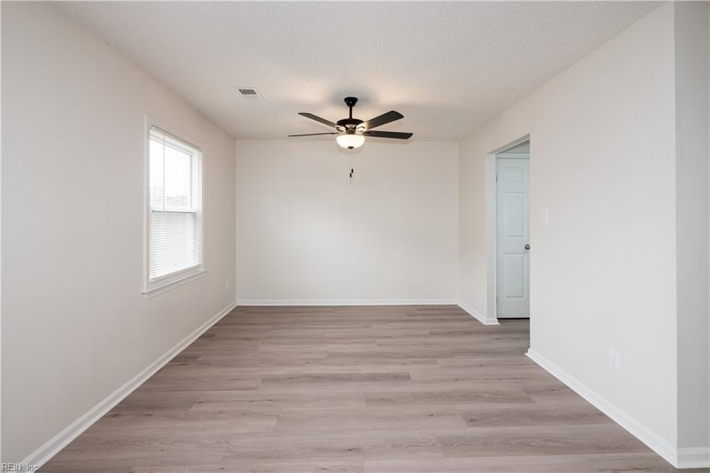 4164 Ohare Dr - Photo 6 of 35