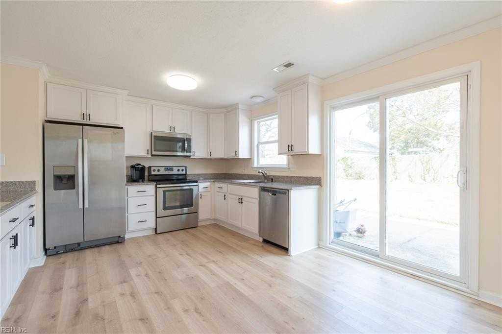 3528 Chester St - Photo 2 of 46