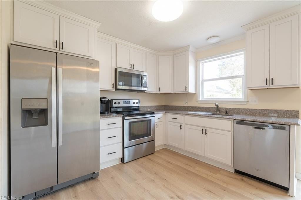 3528 Chester St - Photo 3 of 46